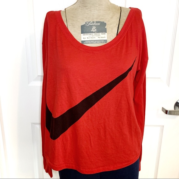 Nike Tops - 🌺 Nike Long Sleeve "Swoosh" Shirt M5